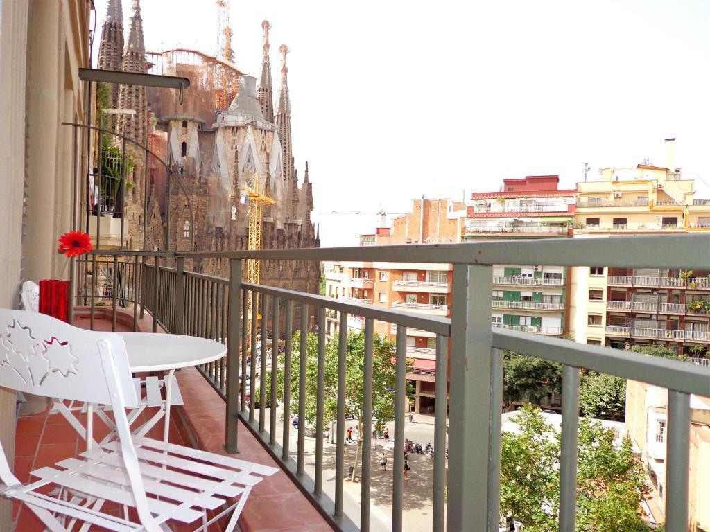 Апартаменти Gaudi Sagrada Familia Барселона Екстер'єр фото